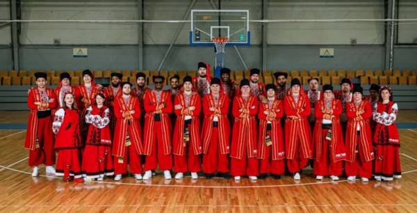 Прометей провів фотосесію команди у козацьких костюмах (фото)