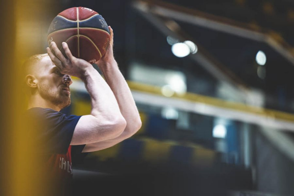 Українці за кордоном: команда Близнюка зазнала поразки через чудову гру Вембаньями Українці за кордоном: команда Близнюка зазнала поразки через чудову гру Вембаньями