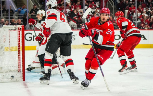 НХЛ: Кароліна перемагає Нью-Джерсі, Вегас - Едмонтон НХЛ: Кароліна перемагає Нью-Джерсі, Вегас - Едмонтон