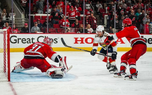 Флорида здолала Кароліну на старті фіналу конференції НХЛ Флорида здолала Кароліну на старті фіналу конференції НХЛ