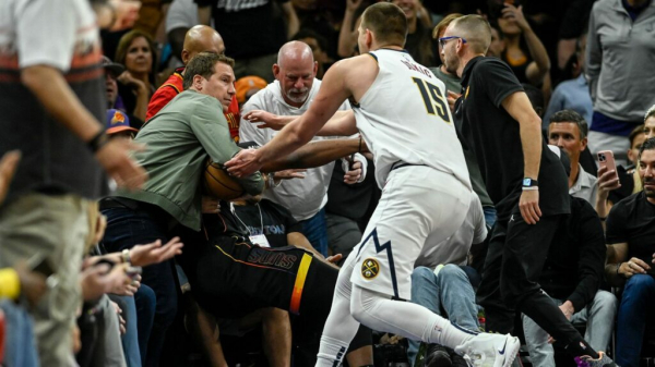 Нікола Йокіч штовхнув власника “Фінікса” і може отримати дискваліфікацію Нікола Йокіч штовхнув власника “Фінікса” і може отримати дискваліфікацію