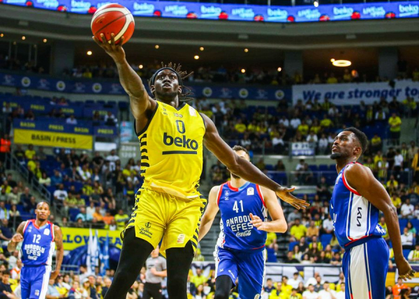 Чемпіонат Туреччини, 1/2 фіналу: матч “Фенербахче” – “Анадолу” завершився розгромом у 42 очки Чемпіонат Туреччини, 1/2 фіналу: матч “Фенербахче” – “Анадолу” завершився розгромом у 42 очки