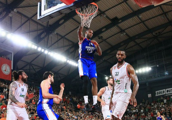 Чемпіонат Туреччини: “Анадолу Ефес” завоював чемпіонський титул Чемпіонат Туреччини: “Анадолу Ефес” завоював чемпіонський титул