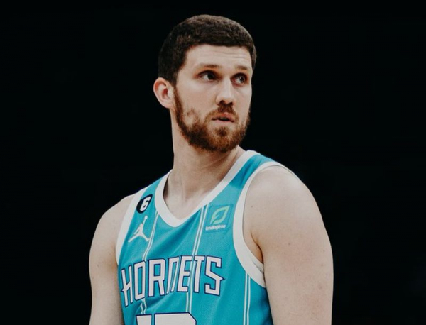 Ще один клуб Євроліги зацікавився Святославом Михайлюком Ще один клуб Євроліги зацікавився Святославом Михайлюком