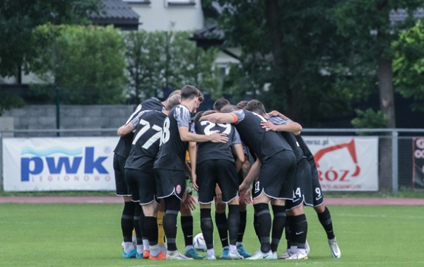 Зоря здобула розгромну перемогу над двома польськими клубами Зоря здобула розгромну перемогу над двома польськими клубами