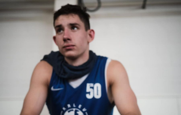 Українці за кордоном: Зотов, Пустовий, Ковляр, Мішула