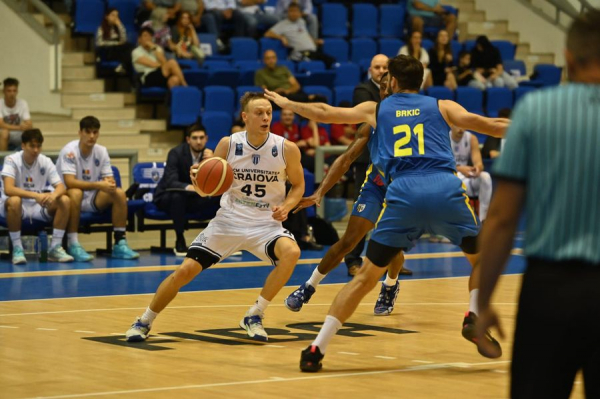 Українці за кордоном: Зотов, Анікієнко, Пустовий, Ковляр Українці за кордоном: Зотов, Анікієнко, Пустовий, Ковляр