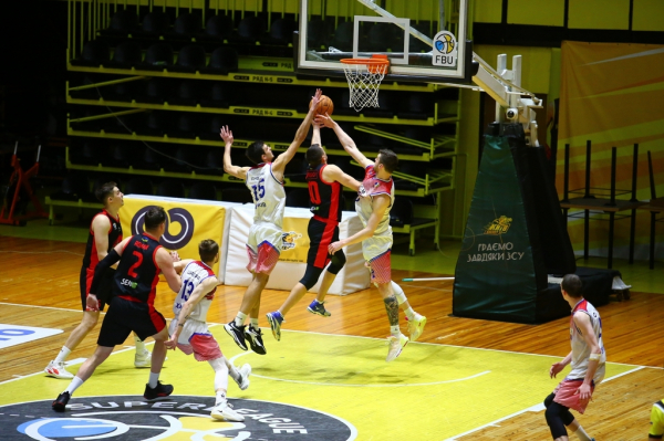 У новому сезоні Вищої ліги візьмуть участь 12 команд