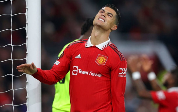 Роналду більше не гравець Манчестер Юнайтед Роналду більше не гравець Манчестер Юнайтед