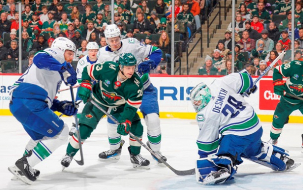 НХЛ: Лідер програє, пропустивши 10 шайб НХЛ: Лідер програє, пропустивши 10 шайб