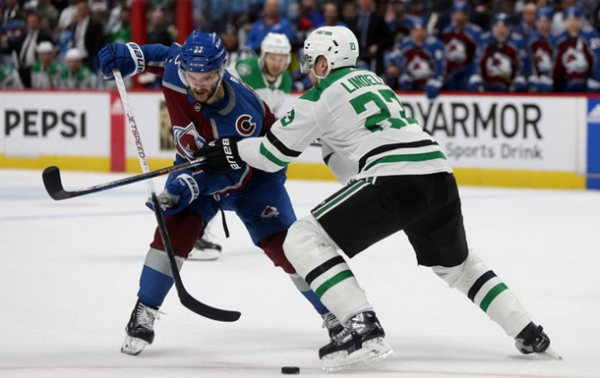 НХЛ плей-оф: Даллас і Кароліна б'ють суперників НХЛ плей-оф: Даллас і Кароліна б'ють суперників