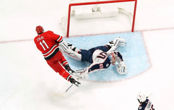 НХЛ: Кароліна переграла Коламбус, Рейнджерс "знищили" Філадельфію НХЛ: Кароліна переграла Коламбус, Рейнджерс "знищили" Філадельфію