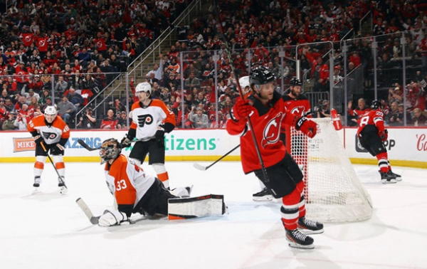 НХЛ: Нью-Джерсі розгромив Філадельфію, Торонто поступився Міннесоті НХЛ: Нью-Джерсі розгромив Філадельфію, Торонто поступився Міннесоті