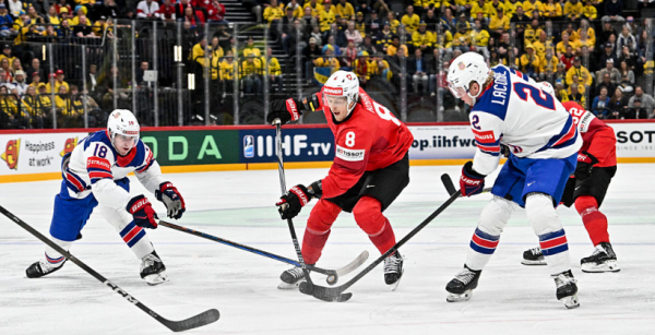 Збірна США в овертаймі обіграла Швейцарію і стала чемпіоном світу з хокею Збірна США в овертаймі обіграла Швейцарію і стала чемпіоном світу з хокею