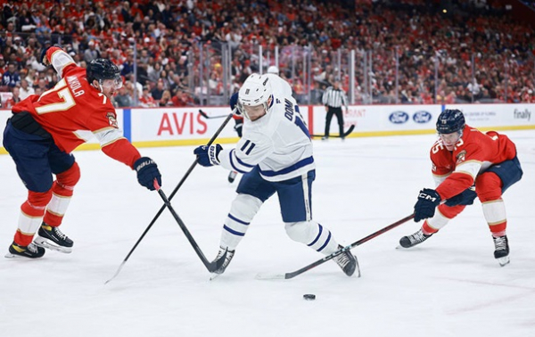 Плей-оф НХЛ: Торонто обіграв Флориду і перевів серію у вирішальний поєдинок Плей-оф НХЛ: Торонто обіграв Флориду і перевів серію у вирішальний поєдинок