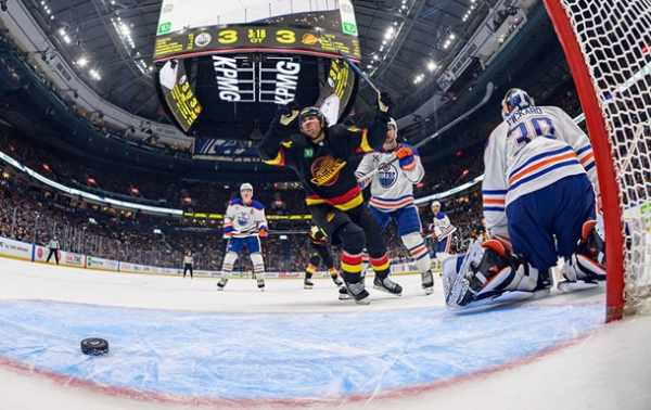 НХЛ: Ванкувер і Калгарі святкують перемоги НХЛ: Ванкувер і Калгарі святкують перемоги