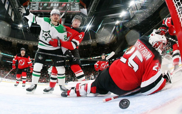 Перемога та розгром: результати ночі в НХЛ