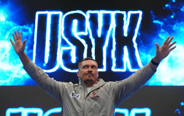 Усик подивиться бій Іноуе в Саудівській Аравії