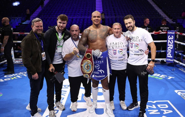 Вордлі згадав про Усика напередодні бою з Дюбуа