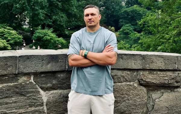 Усик здивував пародією на святкування Роналду